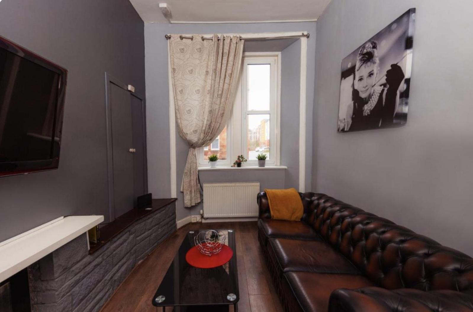 Warm Apartment By Holyrood Palace! Edinburgh Exterior foto