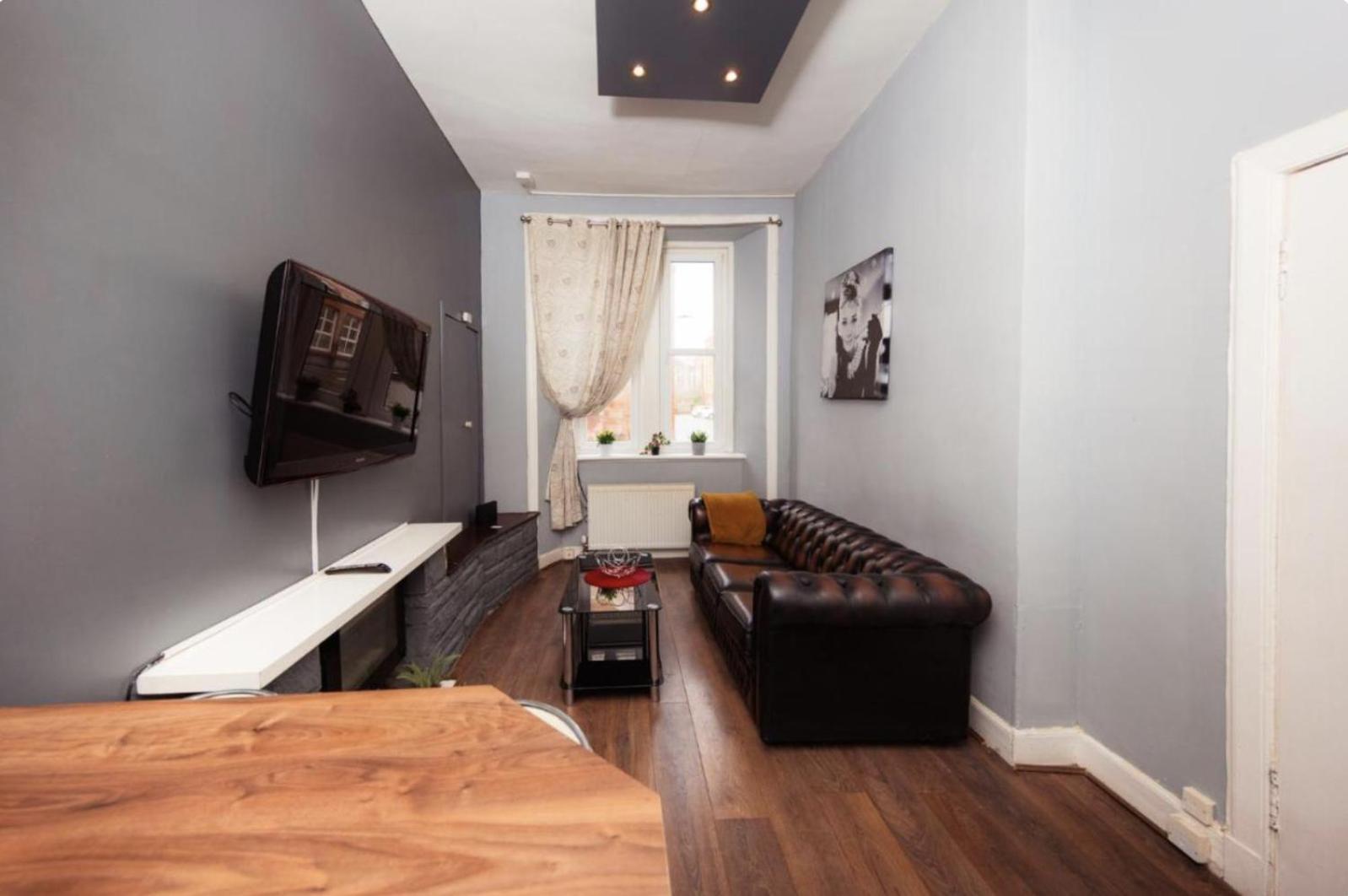 Warm Apartment By Holyrood Palace! Edinburgh Exterior foto