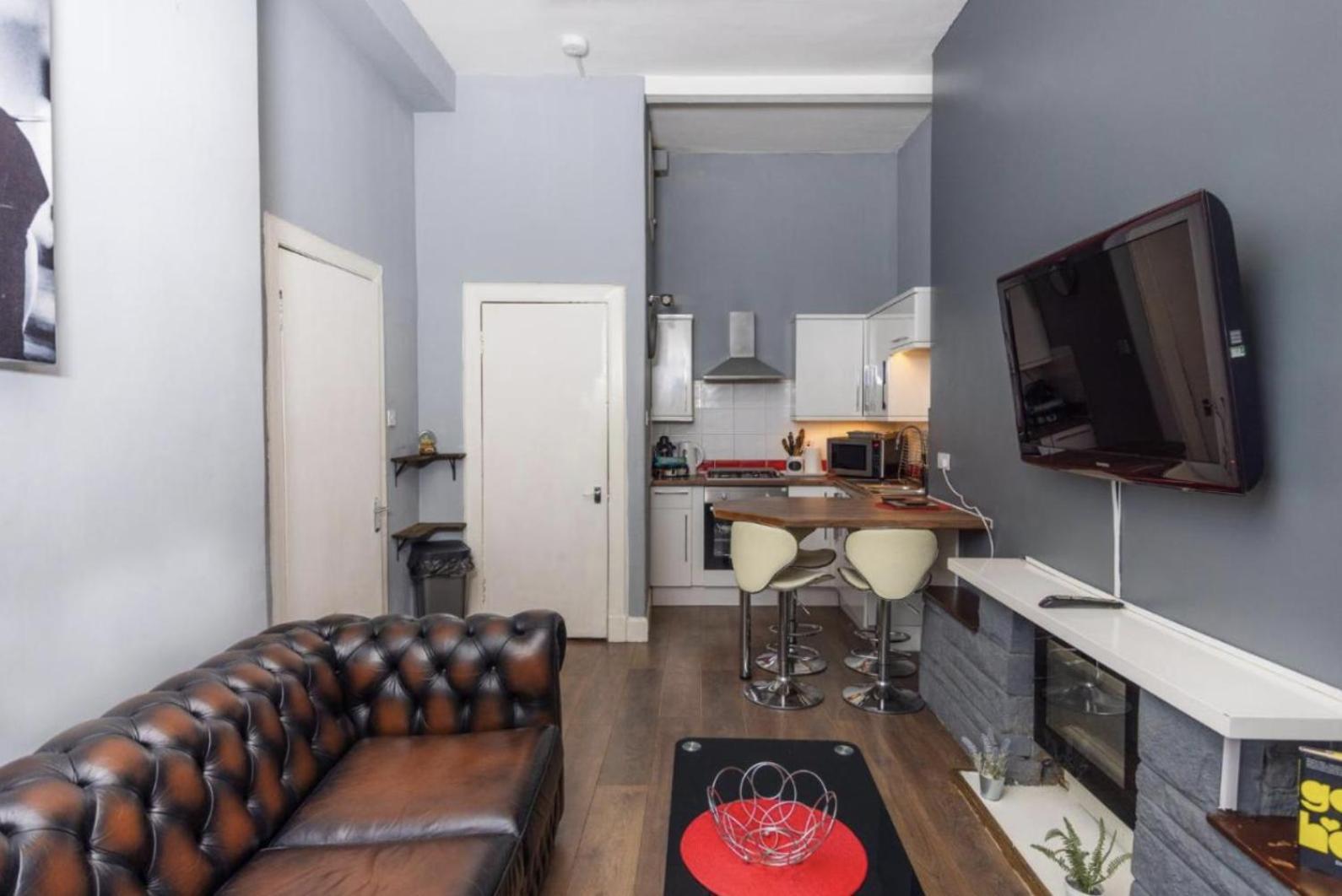 Warm Apartment By Holyrood Palace! Edinburgh Exterior foto